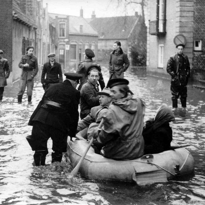 Dit jaar is het 70 jaar geleden dat de Watersnoodramp van 1953 plaatsvond - Edel Collecties